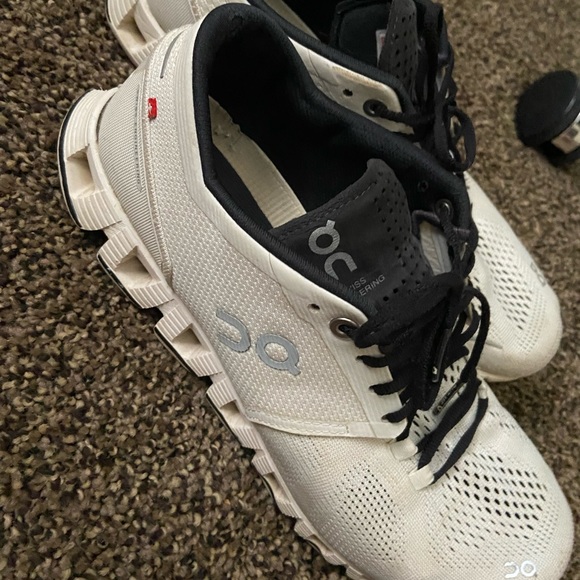 ON CLOUDS - Picture 1 of 3